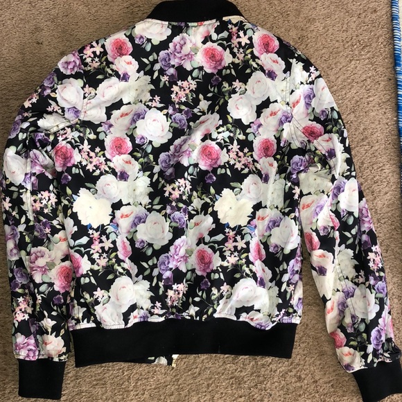 Forever21 floral Bomber jacket - Picture 3 of 4